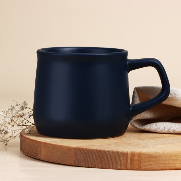 Кружка керамическая &laquo;Цветы&raquo;, 380 мл, цвет синий