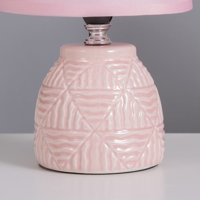 Лампа настольная Лампа настольная "Давид" 1х40Вт Е14 розовый 14х14х24см