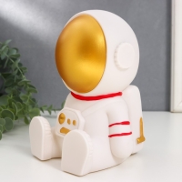 Копилка пластик "Космонавт сидячий" МИКС 12,5х12,5х17,5 см Копилка пластик "Космонавт сидячий" МИКС 12,5х12,5х17,5 см