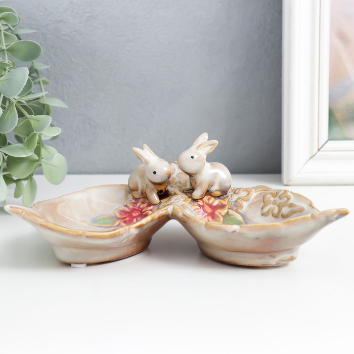 Сувенир керамика подставка Сувенир керамика подставка "Зайчики у цветов" 11,5х17х6 см