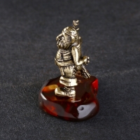 Сувенир "Кот Пират", латунь, янтарь Сувенир "Кот Пират", латунь, янтарь