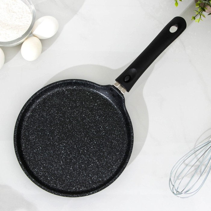 Сковорода блинная, d=22 см, пластиковая ручка, антипригарное покрытие, цвет тёмный мрамор Сковорода блинная, d=22 см, пластиковая ручка, антипригарное покрытие, цвет тёмный мрамор