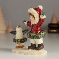 Сувенир полистоун "Малышка с пингвинёнком - танцы" 10,5х5,5х12 см