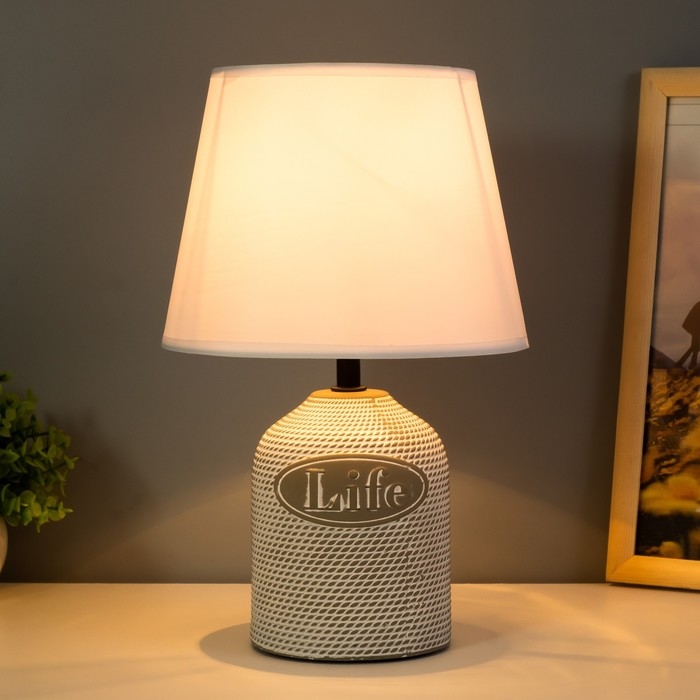 Настольная лампа Настольная лампа "Бенефит" E14 40Вт коричневый 20х20х31 см RISALUX