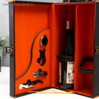 Шкатулка дерево, кожзам для 2 бутылок "Чёрная с оранжевой вставкой" 4 предмета 34,5х20х12 см 51968 Шкатулка дерево, кожзам для 2 бутылок "Чёрная с оранжевой вставкой" 4 предмета 34,5х20х12 см 51968