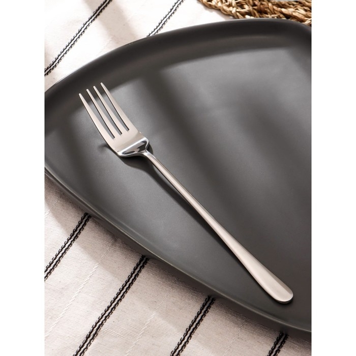 Вилка столовая из нержавеющей стали Magistro Elegance, 21×2,5 см, на подвесе, толщина 2 мм, цвет серебряный Вилка столовая из нержавеющей стали Magistro Elegance, 21×2,5 см, на подвесе, толщина 2 мм, цвет серебряный