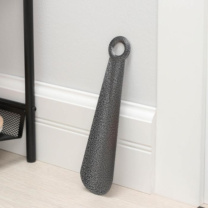 Ложка для обуви Доляна, с кольцом, металлическая, 22&times;5 см, покрытие антик серебро