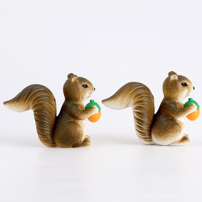 Миниатюра кукольная &laquo;Белочка с желудем&raquo;, набор 2 шт., размер 1 шт. &mdash; 2 &times; 5,5 &times; 4 см