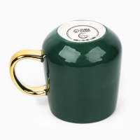 Новый год! Кружка новогодняя керамическая «Подарок», 600 мл, цвет зелёный Новый год! Кружка новогодняя керамическая «Подарок», 600 мл, цвет зелёный