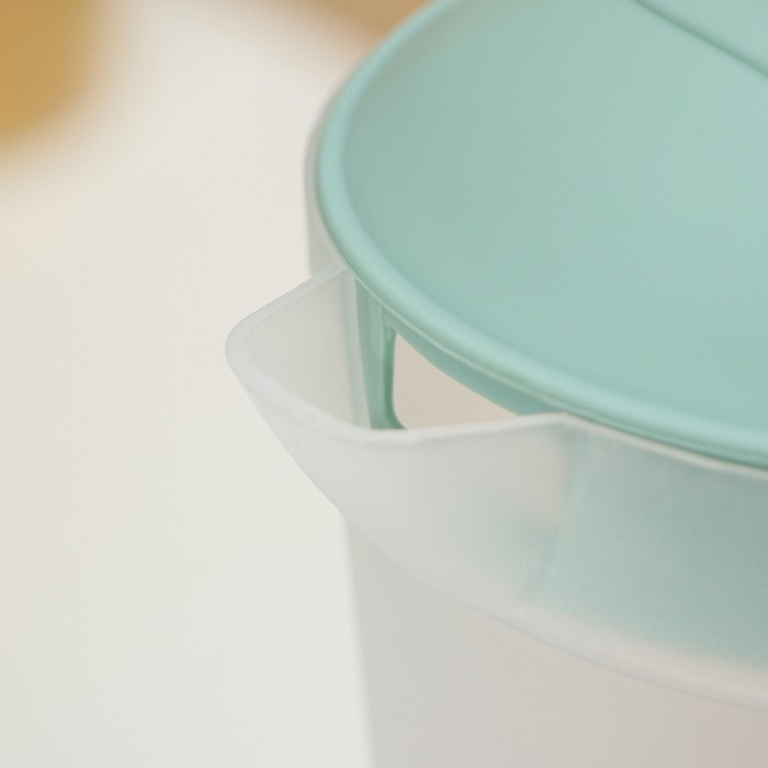 Кувшин с крышкой, 2 л, 20×12×26 см, цвет фисташковый Кувшин с крышкой, 2 л, 20×12×26 см, цвет фисташковый