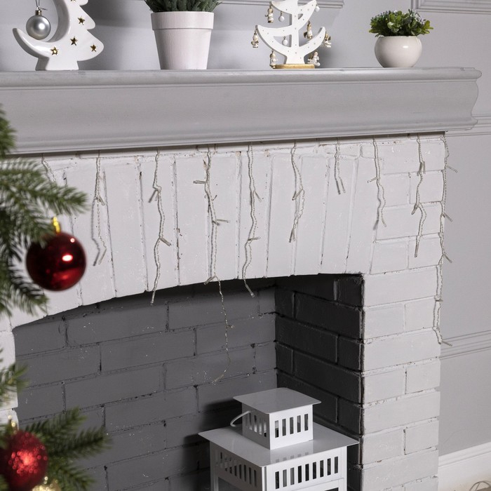 Гирлянда &laquo;Бахрома&raquo; 3 &times; 0.5 м, IP20, прозрачная нить, 80 LED, свечение красное, 8 режимов, 220 В