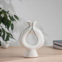 Ваза керамика настольная "Пикассо" (ручная роспись) длинные руки, 23х16 см, чёрно-белый