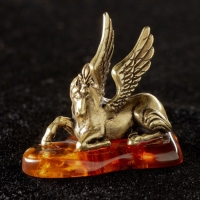 Сувенир "Конь Пегас", латунь, янтарь Сувенир "Конь Пегас", латунь, янтарь