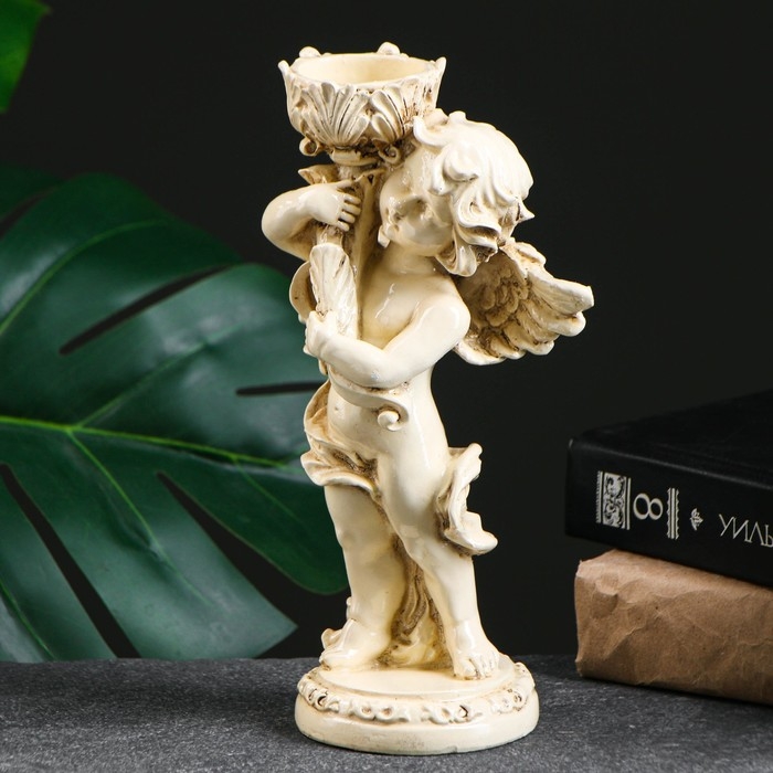 Подсвечник Подсвечник "Ангелочек" в правой руке, слоновая кость 14х8х22см