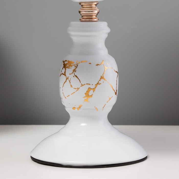 Настольная лампа "Дорофея" Е27 40Вт бело-золотой 18х18х29 см