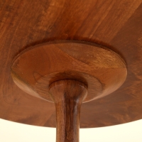 Столик кофейный 45х45х60 см, манговое дерево Столик кофейный 45х45х60 см, манговое дерево