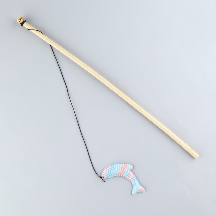 Дразнилка с игрушкой и шуршалкой &laquo;Дельфин&raquo;, 8 см