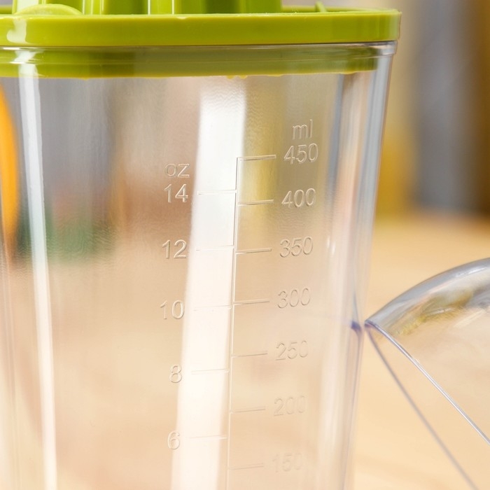 Овощерезка спиральная/соковыжималка с контейнером Доляна, 2 в 1, 10&times;9,9&times;8,6 см, цвет зелёный, белый