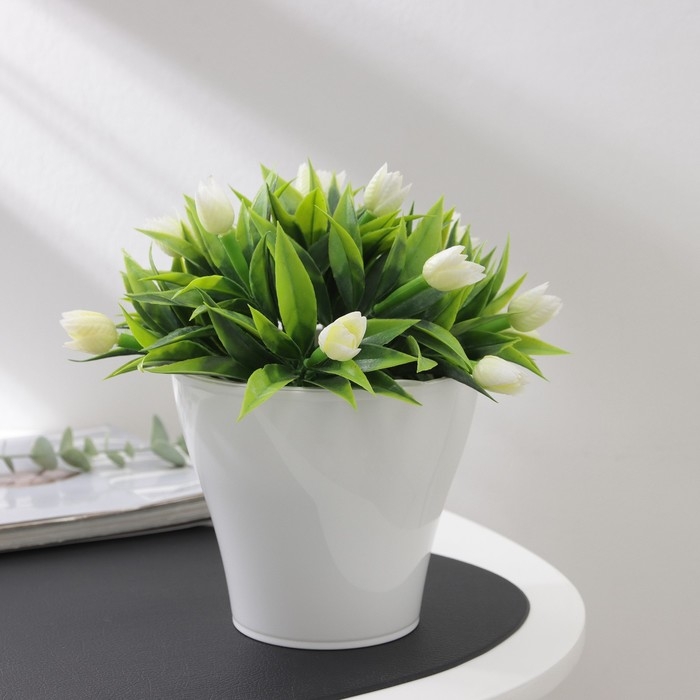 Кашпо для цветов со вставкой «Афина», 1 л, цвет белый Кашпо для цветов со вставкой «Афина», 1 л, цвет белый