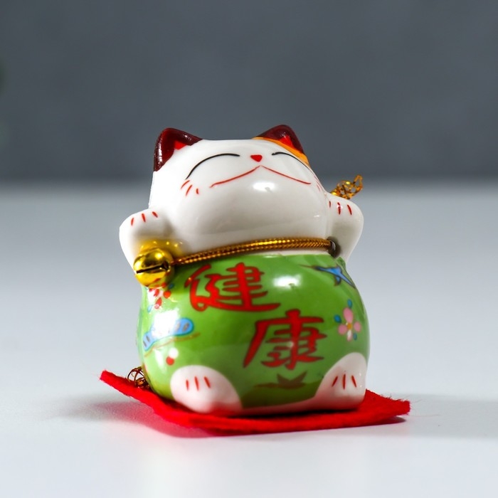 Сувенир керамика Сувенир керамика "Манэки-нэко в костюмчиках на подушечках" 4,5х3,8х4,6 см набор 5 шт