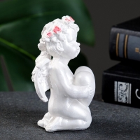 Фигура "Ангел с сердцем на коленях" перламутр, 10х6х5см