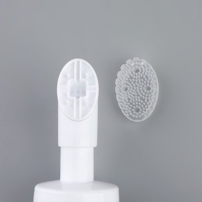 Бутылочка с щёткой для умывания, с дозатором, 150 мл, цвет белый/прозрачный Бутылочка с щёткой для умывания, с дозатором, 150 мл, цвет белый/прозрачный