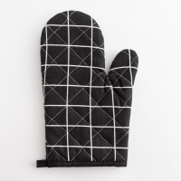 Варежка Доляна "Клетка" цв.черный 26*16 см, 100% п/э Варежка Доляна "Клетка" цв.черный 26*16 см, 100% п/э