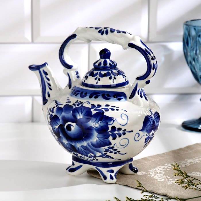 Чайник «Каприз», гжель Чайник «Каприз», гжель