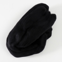 Шерсть для валяния 100% полутонкая шерсть 50 гр (003, черный) Шерсть для валяния 100% полутонкая шерсть 50 гр (003, черный)