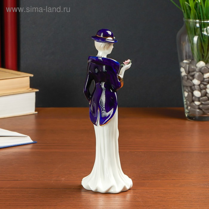 Сувенир "Мадмуазель с бутоном в ладонях" 20&times;7&times;7 см