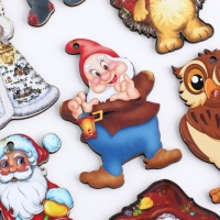 Шкатулка новогодняя с 14-ю елочными игрушками внутри "Тройка", размер шкатулки 9,5х5,7х7,5 с Шкатулка новогодняя с 14-ю елочными игрушками внутри "Тройка", размер шкатулки 9,5х5,7х7,5 с