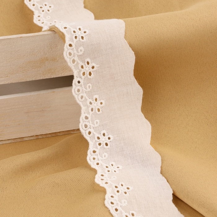 Кружево шитьё 47мм*15&plusmn;1ярд(13,7м&plusmn;1м) белый АУ