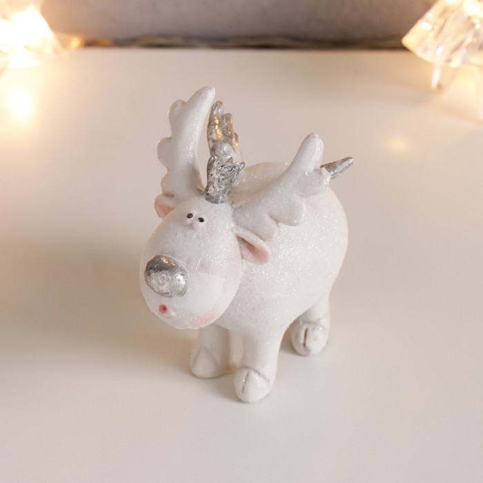 Сувенир полистоун "Белоснежный лосик с крыльями, в короне" МИКС 7,5х7х4,5 см