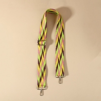 Ручка для сумки &laquo;Орнамент косичка&raquo;, стропа, с карабинами, 139 &plusmn; 3 &times; 3,8 см, цвет разноцветный