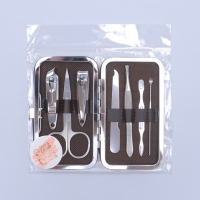 Набор маникюрный «Плетёнка», 7 предметов, в футляре, цвет МИКС Набор маникюрный «Плетёнка», 7 предметов, в футляре, цвет МИКС