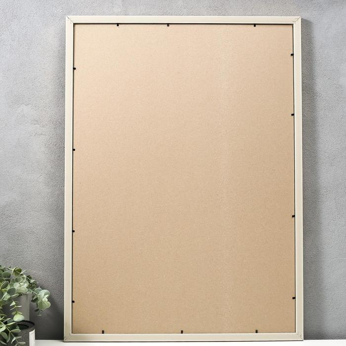 Фоторамка пластик 50х70 см, золотая линия Фоторамка пластик 50х70 см, золотая линия