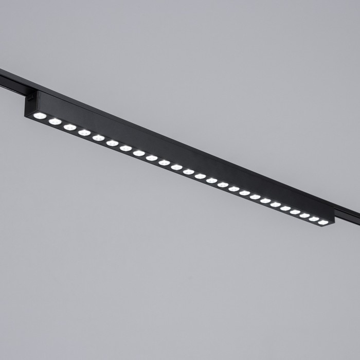 Светильник трековый ULTRA Светильник трековый ULTRA "Линза" LED 30Вт 3000K-5700К CRI90 черный 55,5х2,6х2,4см