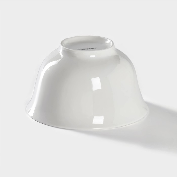 Салатник фарфоровый Magistro &laquo;Кувшинка Бланш&raquo;, 700 мл, d=15 см, цвет белый