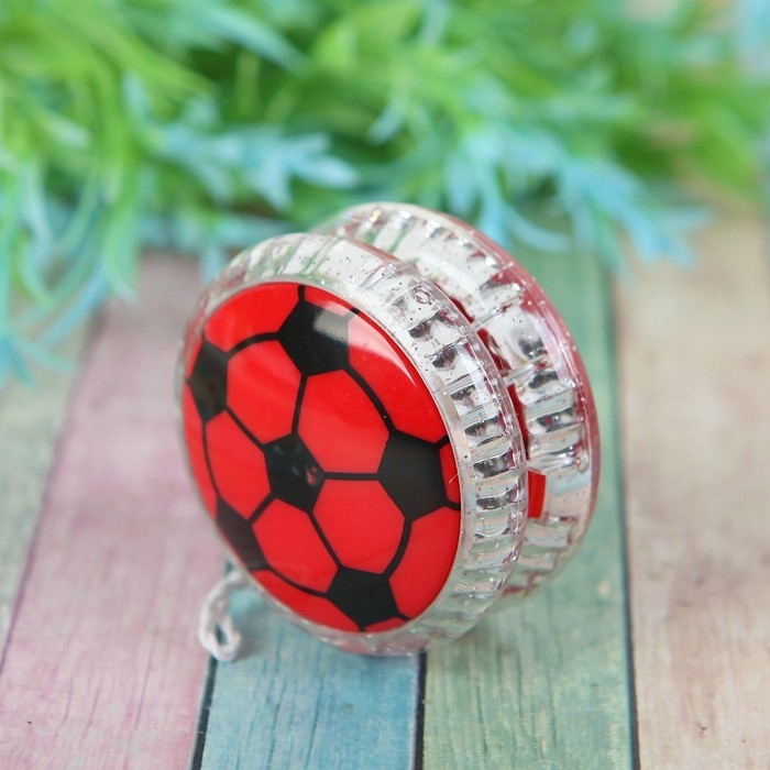 Йо-йо «Футбол», световой, цвета МИКС, в шоубоксе Йо-йо «Футбол», световой, цвета МИКС, в шоубоксе