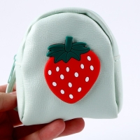 Сумка для куклы &laquo;Клубника&raquo;, цвет зелёный