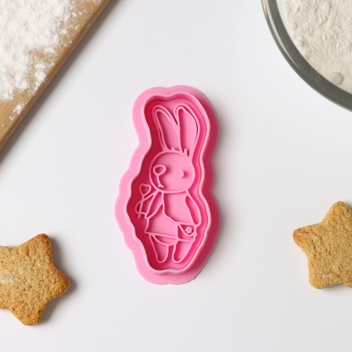 Форма для печенья &laquo;Зайка с леденцом&raquo;, вырубка, штамп, цвет розовый