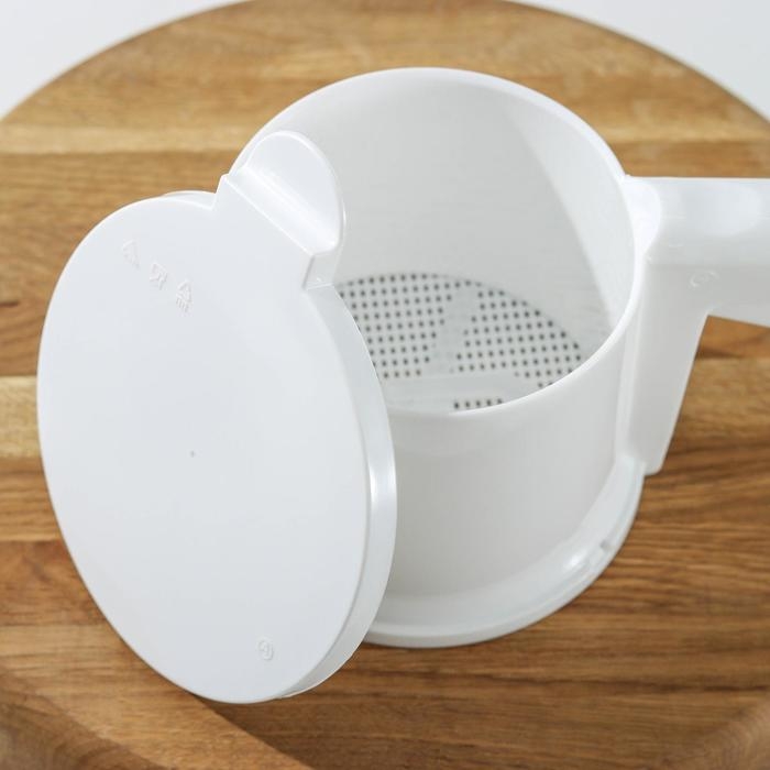 Просеиватель для муки Альтернатива, 630 мл, 22&times;12 см, цвет белый