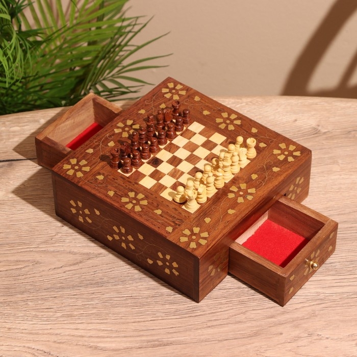 Шахматы дорожные 20,5х20,5х7 см, дерево шишам Шахматы дорожные 20,5х20,5х7 см, дерево шишам