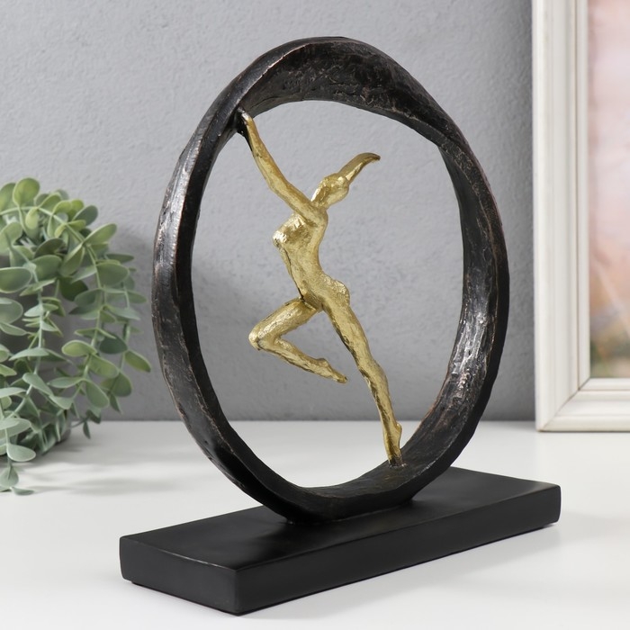 Сувенир полистоун "Стремление" 22х8х24,5 см