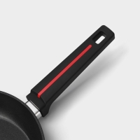 Сковорода Magistro Flame, d=26 см, h=4,9 см, ручка soft-touch, антипригарное покрытие, индукция, цвет чёрный Сковорода Magistro Flame, d=26 см, h=4,9 см, ручка soft-touch, антипригарное покрытие, индукция, цвет чёрный