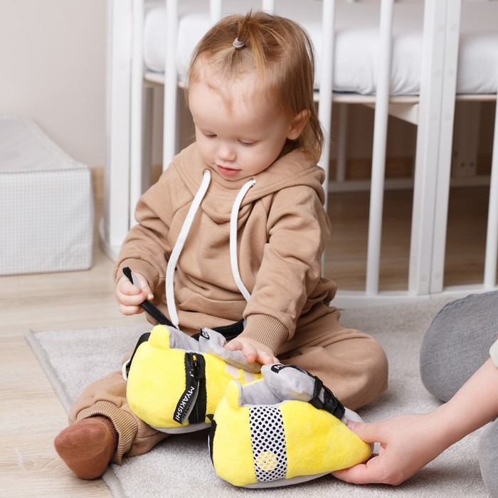 Развивающая игрушка «Ботиночки БизиБутс» Развивающая игрушка «Ботиночки БизиБутс»