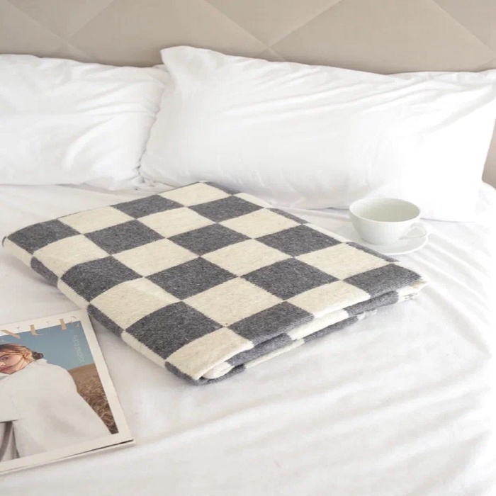 Одеяло полушерстяное 140х205см, шахматы, шерсть70%,  ПАН 30%, 400г/м