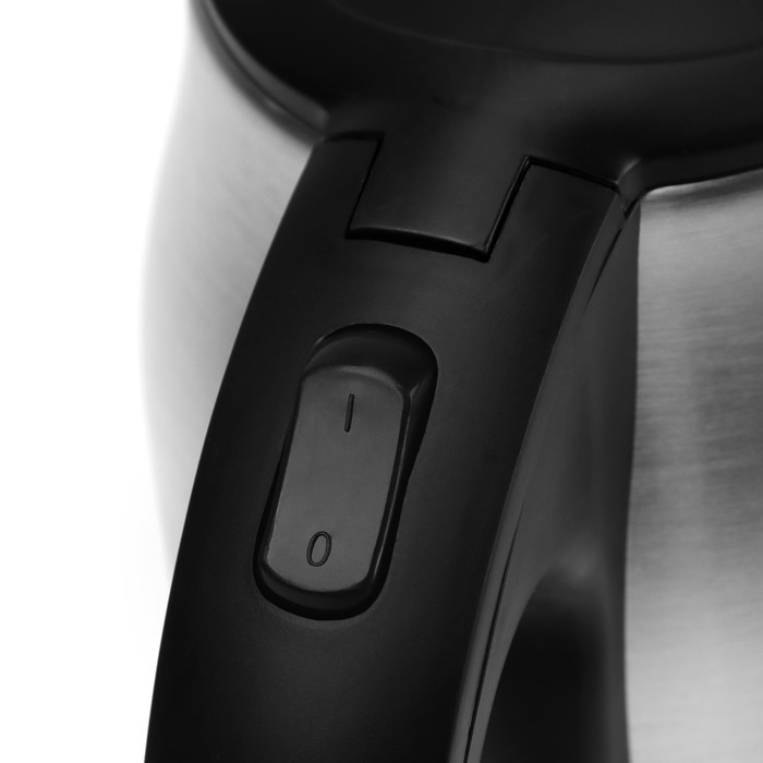 Чайник электрический Luazon LSK-1803, металл, 1.8 л, 1800 Вт, серебристо-чёрный Чайник электрический Luazon LSK-1803, металл, 1.8 л, 1800 Вт, серебристо-чёрный