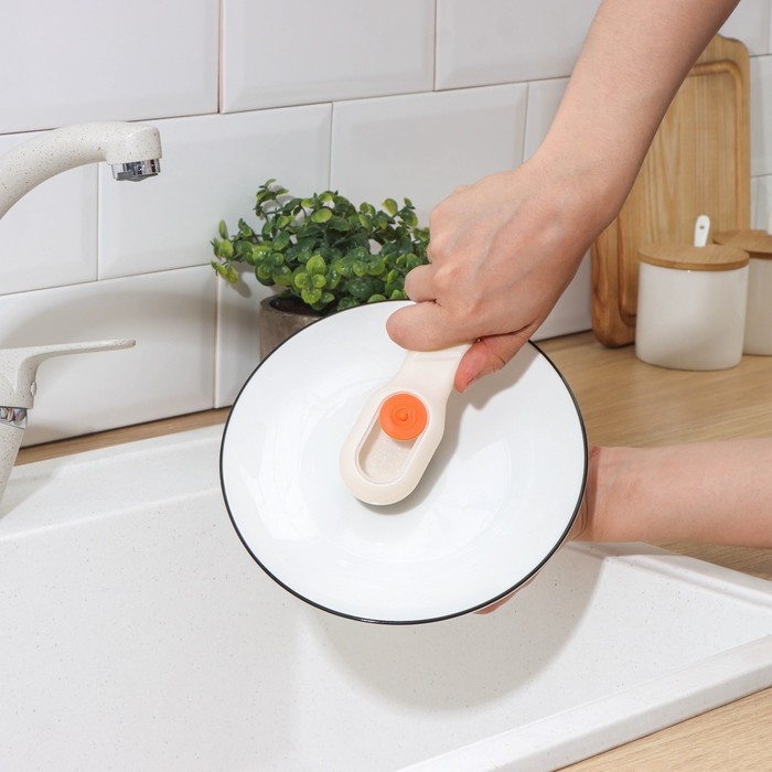 Щётка с дозатором Доляна, 17&times;4,5&times;4,5 см