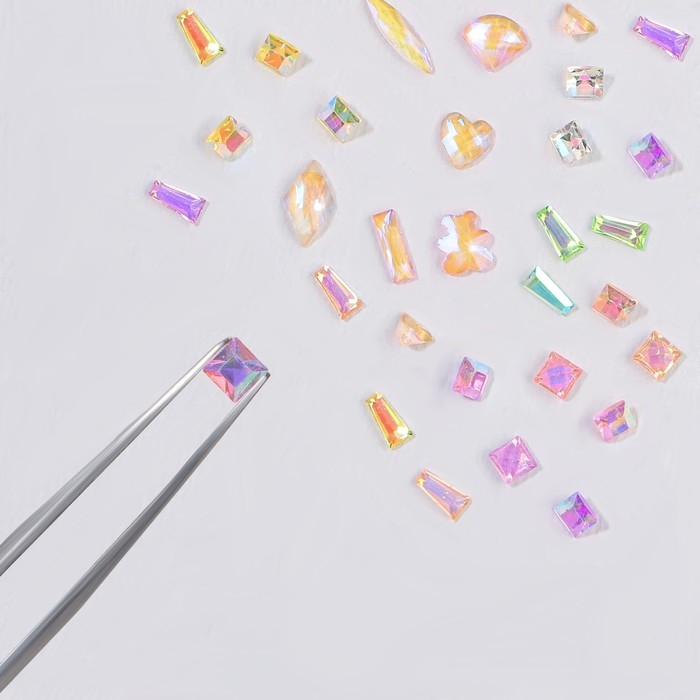 Стразы фигурные для декора ногтей «Асорти», разноцветные Стразы фигурные для декора ногтей «Асорти», разноцветные